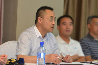 侯伟队长代表医疗队讲话.JPG