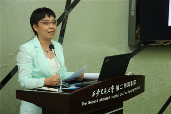 11.血液科何爱丽教授汇报.JPG