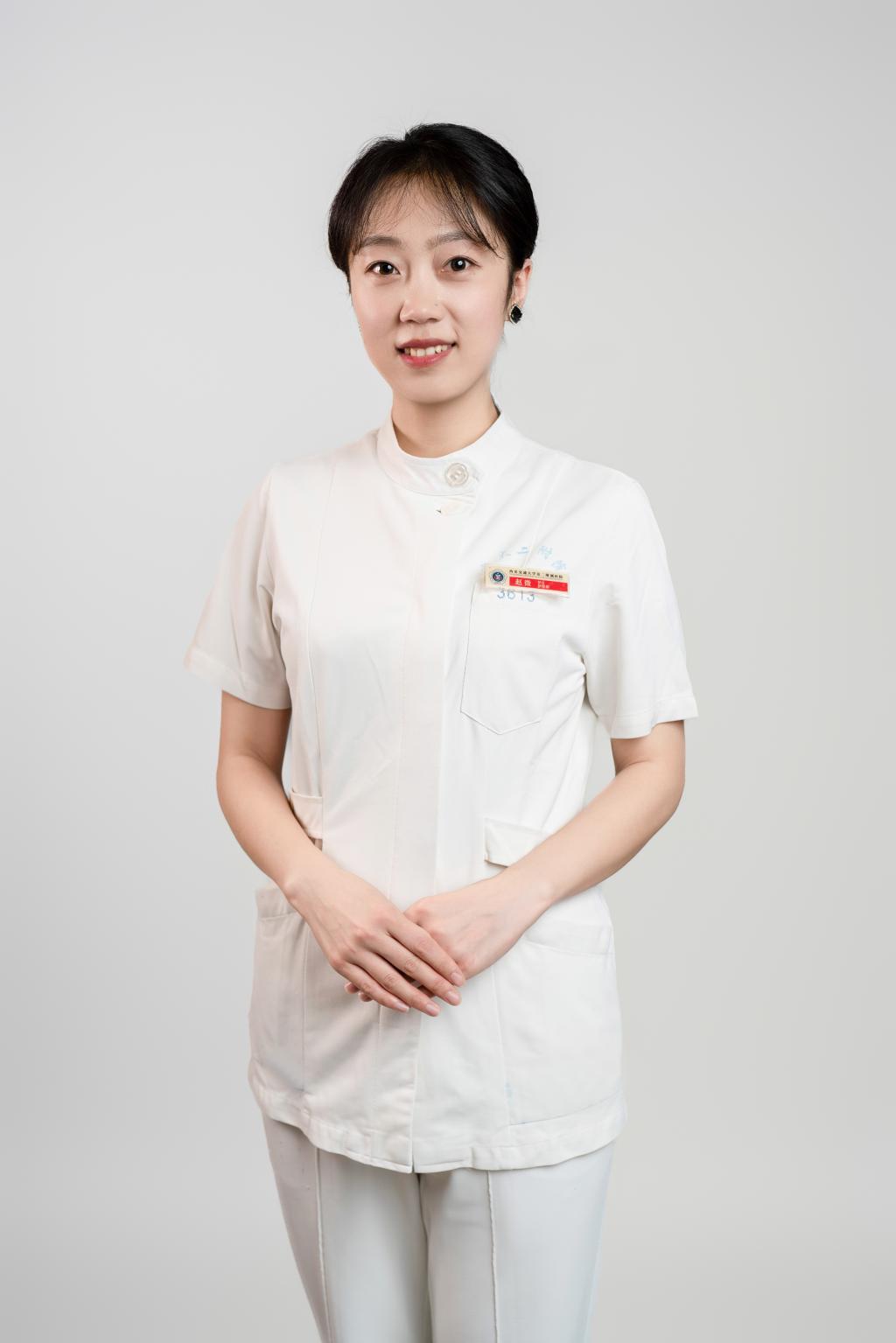 赵微照片2.jpg