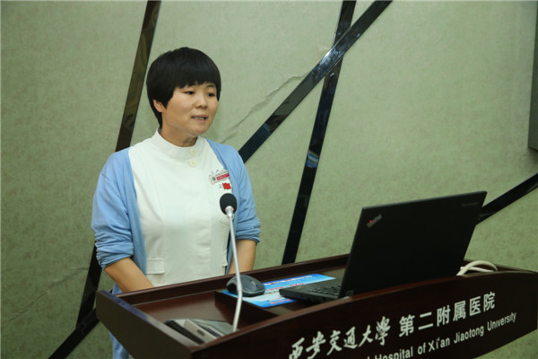 5.感染科党支部田银娣护长汇报.JPG
