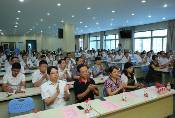 交大二附院部分专家和职能部门负责人参加挂牌仪式._编辑.jpg