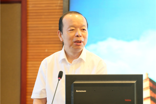 陈腾校长助理.JPG
