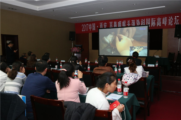 特设专家现场解剖演示环节.JPG