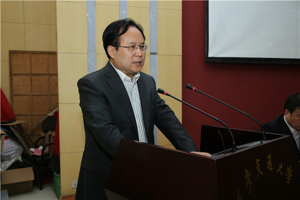 8.离任院长贺西京教授发表感言.JPG