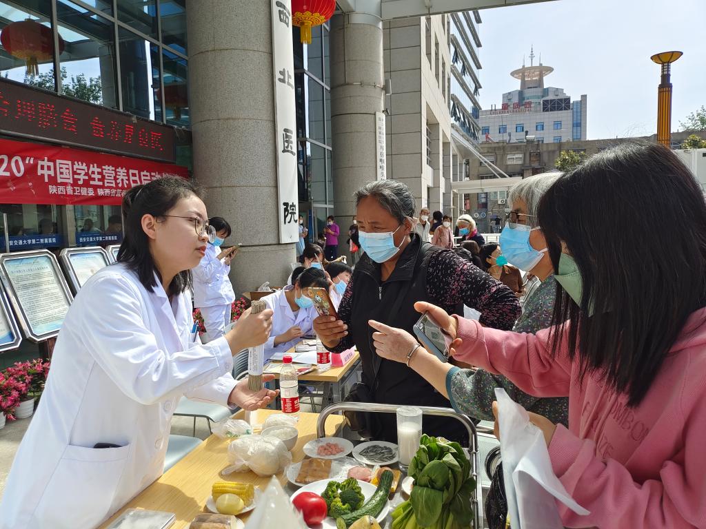 李菁医生手把手教大家估计食物量.jpg