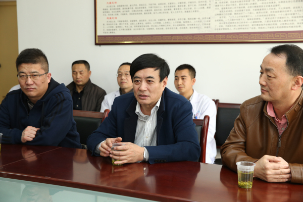 黎一鸣副书记提出帮扶方案设想.jpg