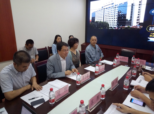 李小鹏副院长介绍项目建设情况.jpg