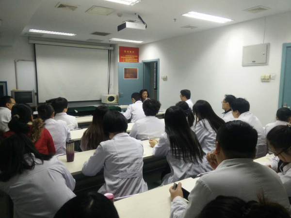 2015-12-9支部学习三严三实照片_编辑.jpg