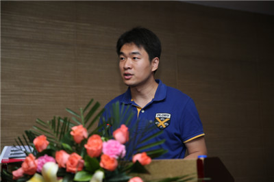 北京天坛医院脑血管中心刘恋教授做学术报告.JPG