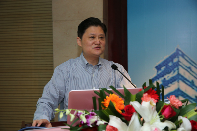 6.东南大学中大医院刘必成教授做学术报告.jpg
