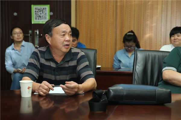 18离退休退5党支部书记刘照庆老师发言.JPG