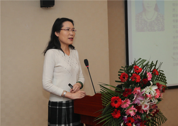 25.青海大学冯喜英教授做学术演讲.jpg