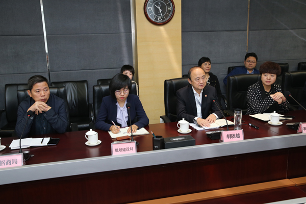 秦汉新城管委会参会领导.JPG
