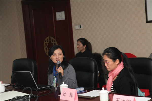 张晓彤教授讲课.jpg