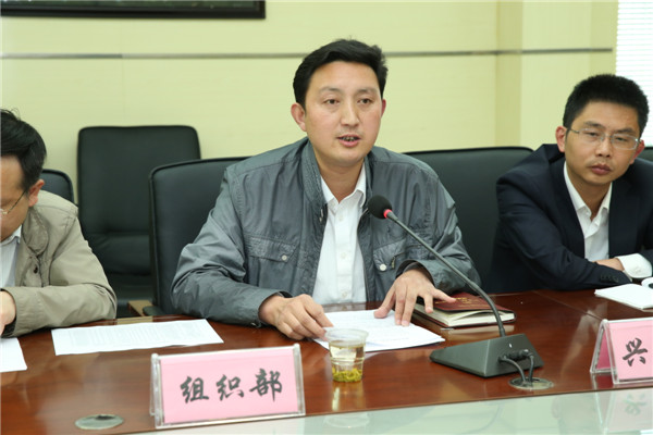 5.县委组织部领导宣读驻村纪律及相关要求.JPG