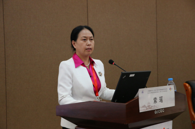 16.交大二院索瑶做学术报告.jpg