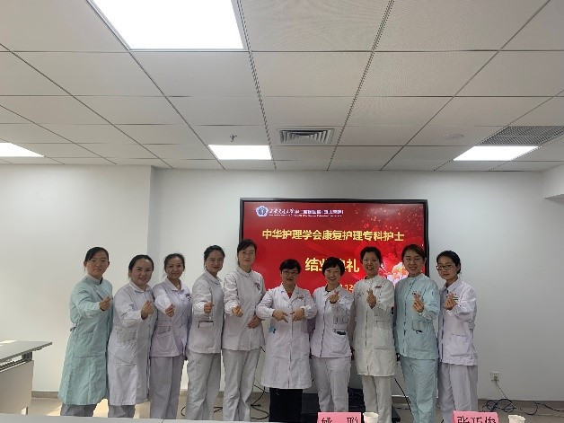 毕业典礼1_副本.jpg