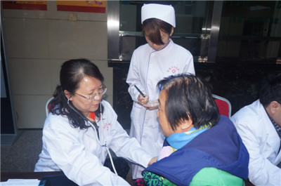 14.呼吸内科主任李雅莉教授义诊.JPG