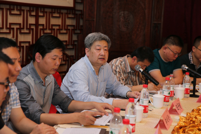 青年分会主委王子明教授主持会议.jpg