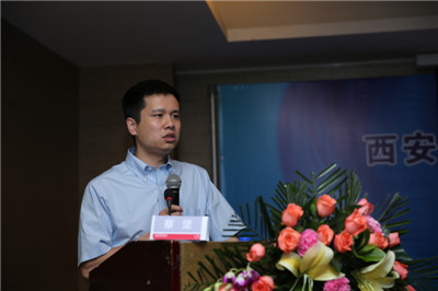 新疆医科大学第一附属医院蔡坚教授做学术报告.JPG