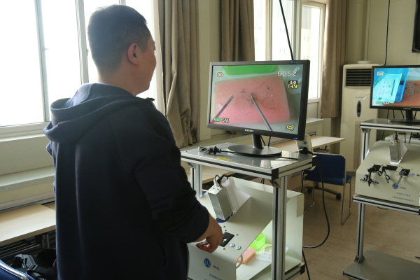 16.学员做模拟训练6.jpg