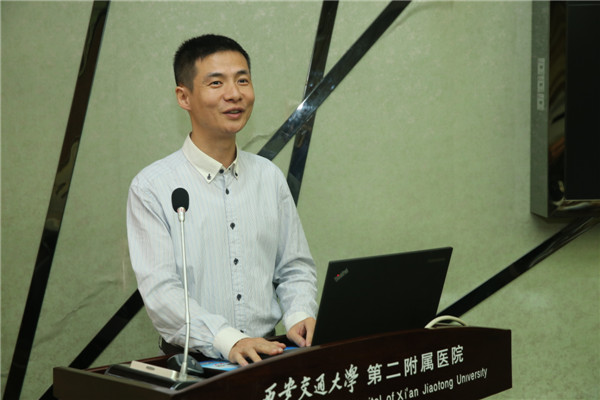 7.医用超声研究室党支部书记韩东刚汇报.JPG