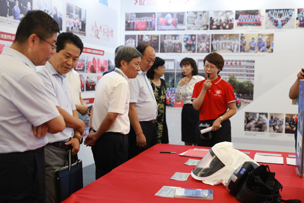 抗疫实物展示现场2_副本.jpg