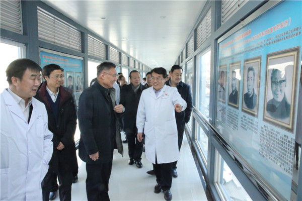 12.讲述老一辈名师事迹.jpg