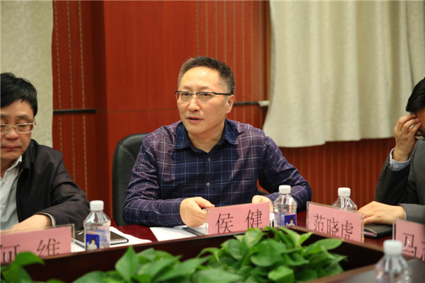 上海长征医院侯健教授讲话.jpg