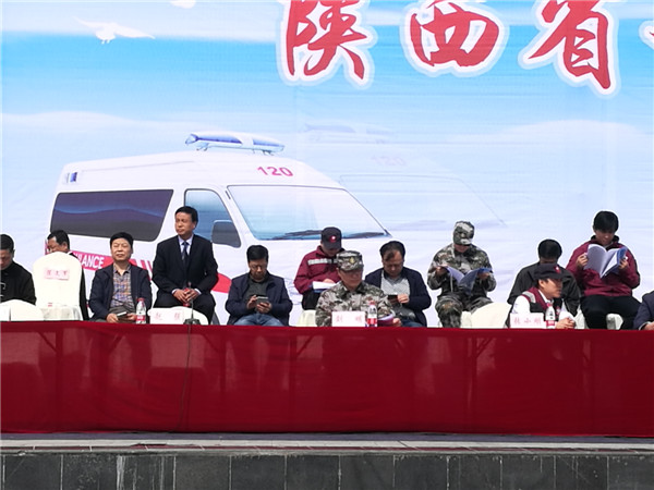 5.刘明主任和王睿智副教授、徐心副教授担任演练评委.jpg