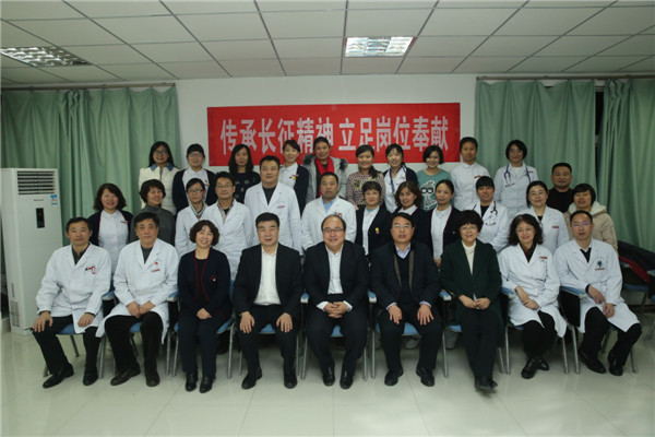 与会校院领导和支部党员合影.jpg