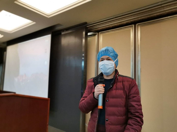 白郑海_副本.jpg