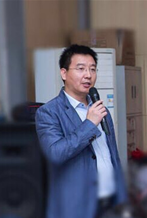 3-任晓勇教授主持会议_副本.jpg
