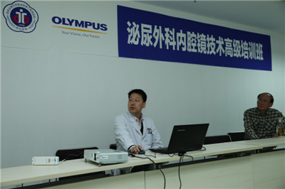 李洪亮副教授为学员做辅导讲座.JPG