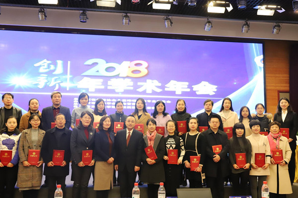 图片4：优秀委员合影_副本.jpg
