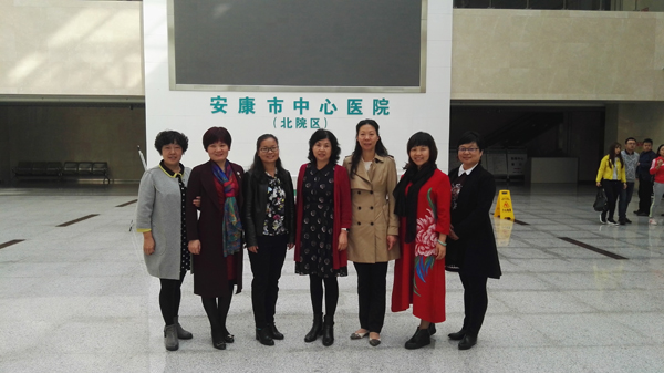 ss1-讲师团成员到达安康市中心医院新院区.jpg