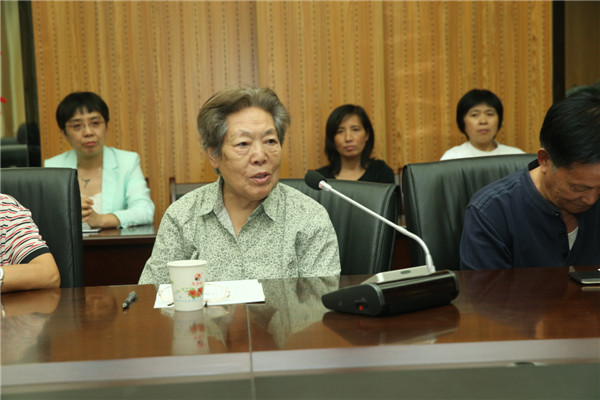 17离退休退3党支部支委刘桂霞老师发言.JPG